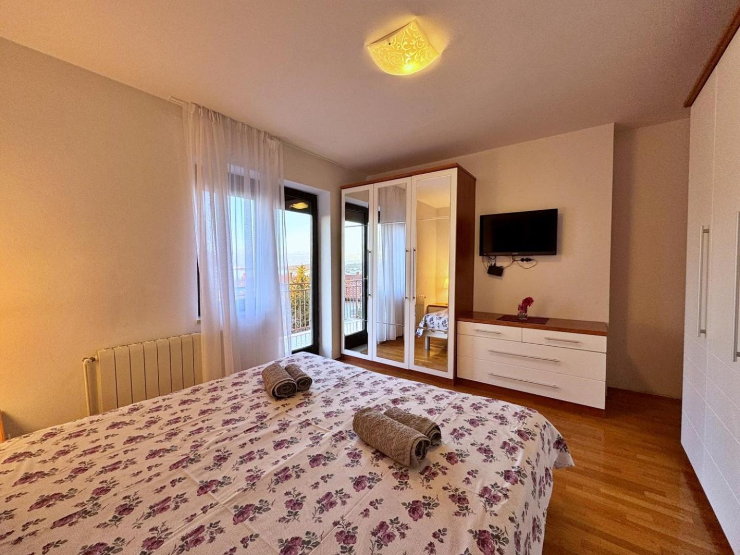 Apartments Katarina Malinska Extérieur photo