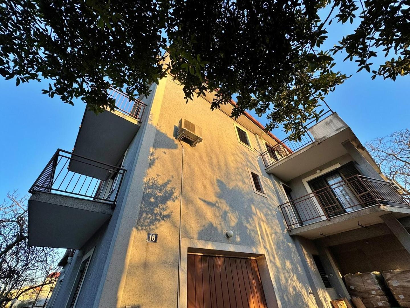 Apartments Katarina Malinska Extérieur photo